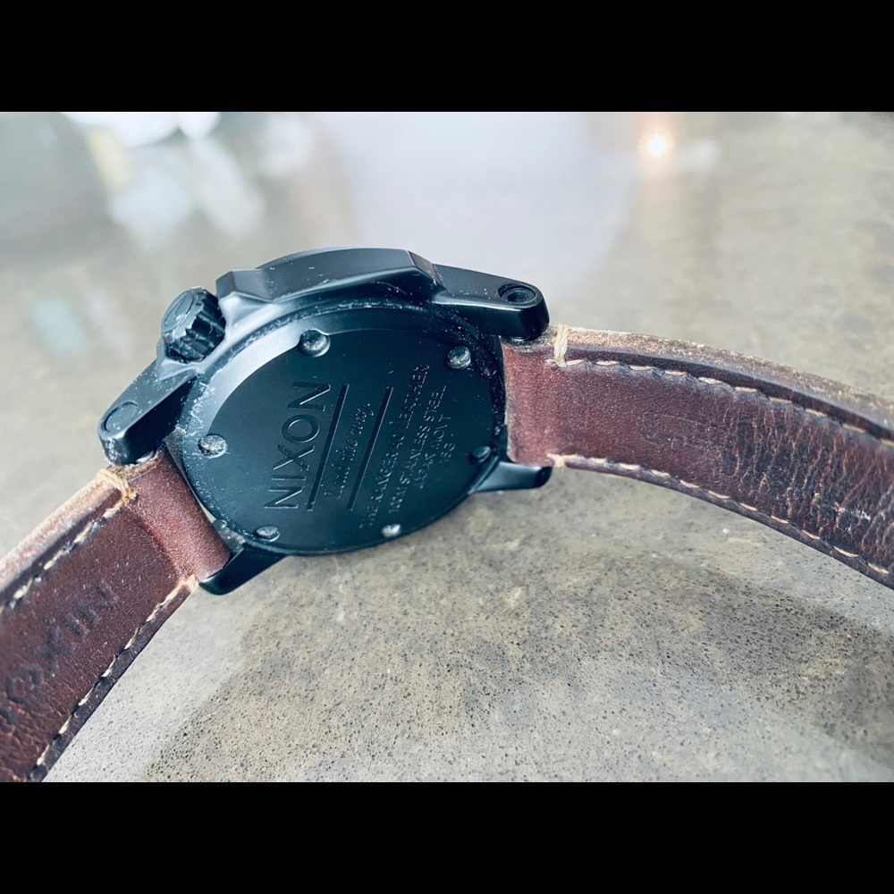 Watch - Picture 2 of 3